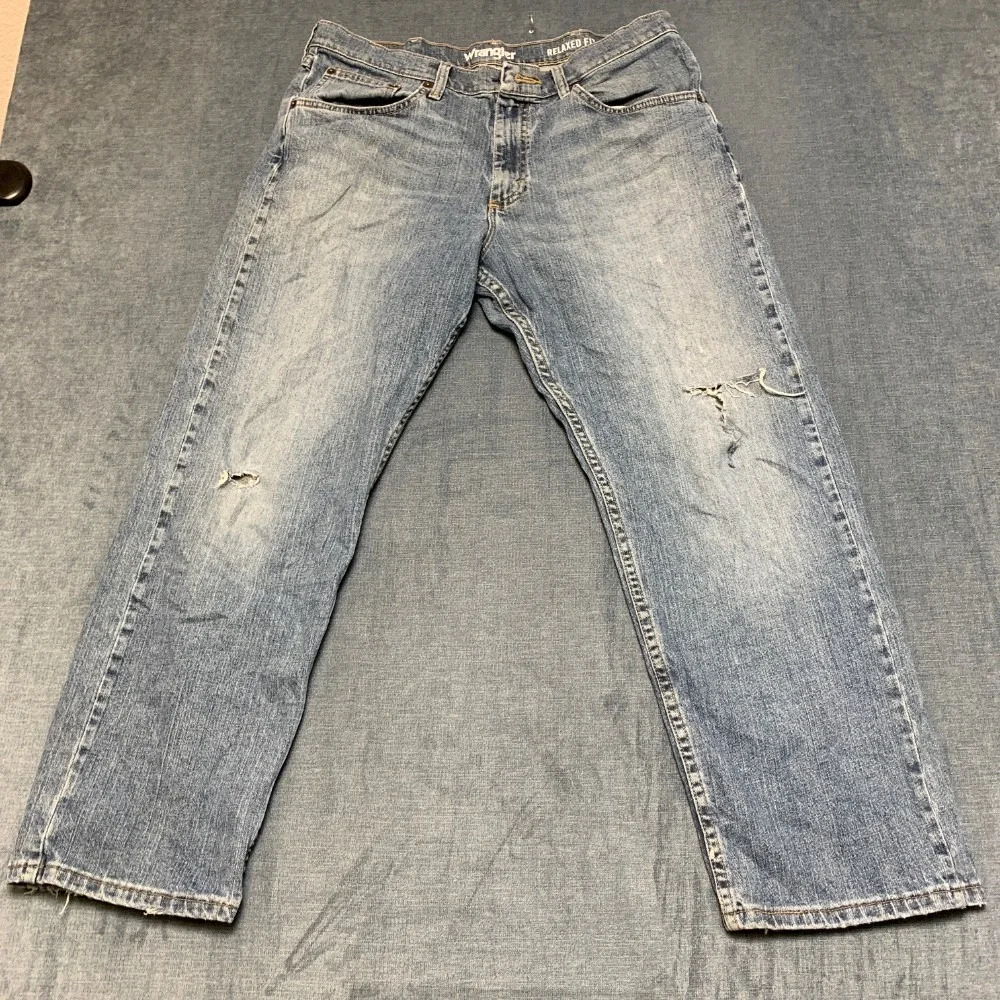 Wrangler Jeans Mens 34x29 Blue Denim Cotton Medium Wash Distressed Relaxed Fit